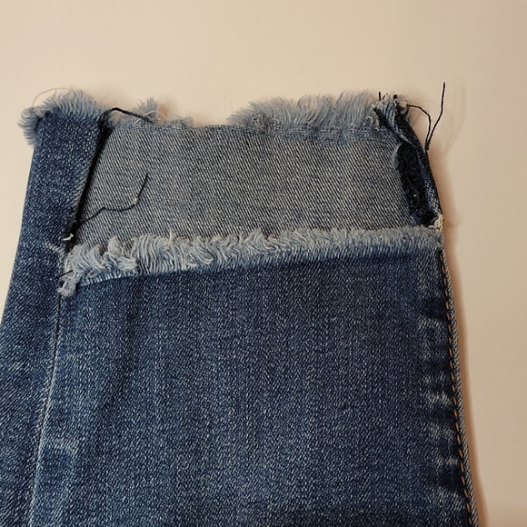 Kut From the Kloth Distress Capri - Picture 6 of 9